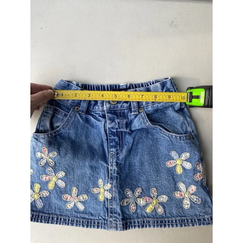 GAP Kids Girls Size 5 Denim Skirt Floral Applique Patchwork Floral Daisy